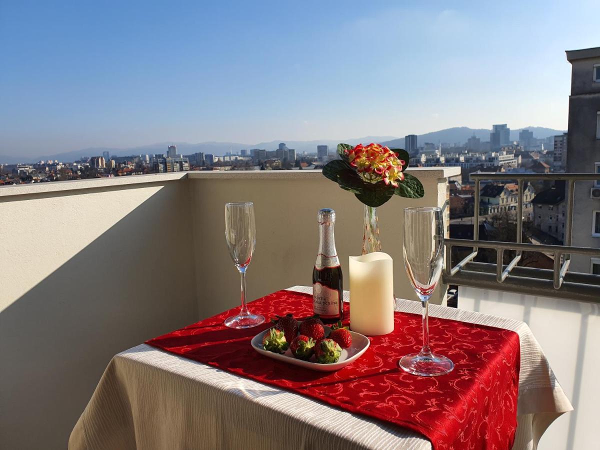 Sky View Apartment